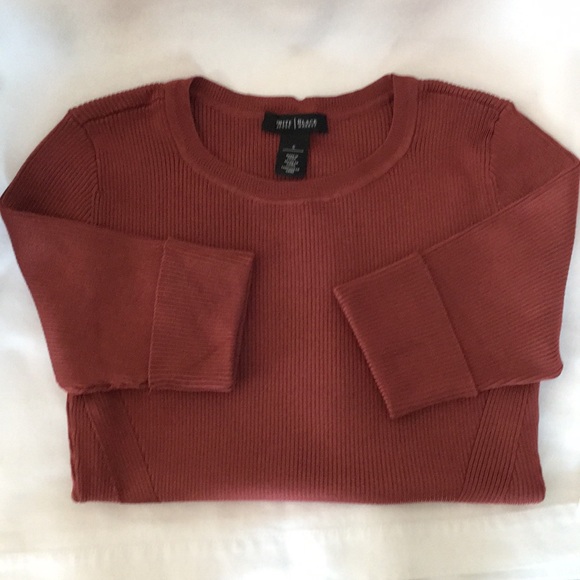 White House Black Market short sleeve top - Picture 1 of 7